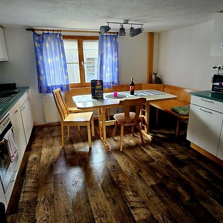 Happy Point Apartment Мелау Стая снимка